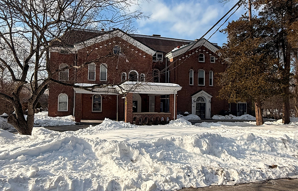Houlihan-Parnes Properties sells 18-unit apartment building for $3.65 million
